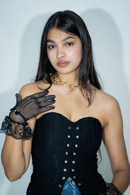 Cinch and charm